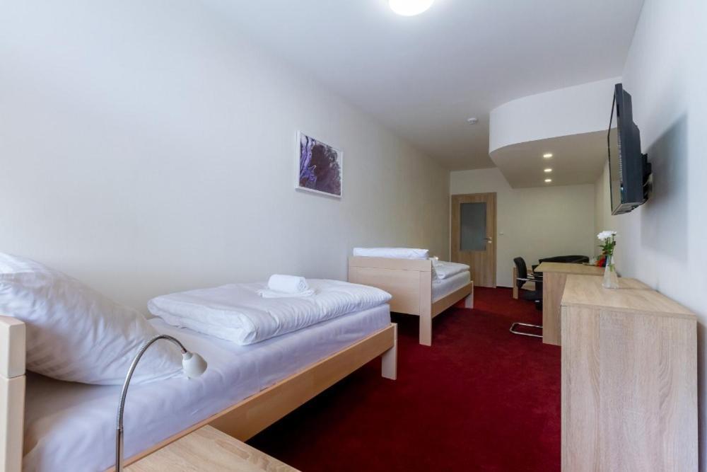 Hotel Ungar Свитави Экстерьер фото